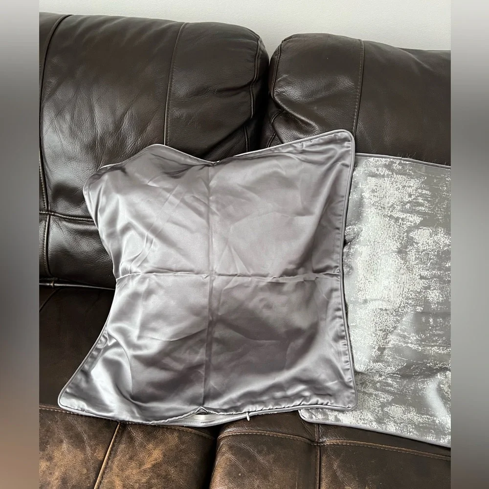 Set of 2. Luxurious 22X22 Jacquard Silver Rain pillow cover Set W.